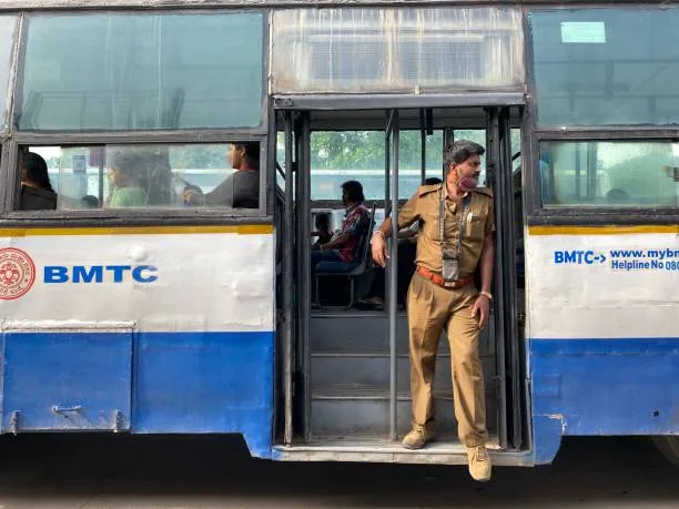 1633047 jpg The Bus Conductor