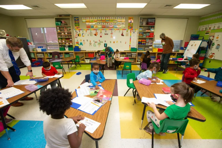 2021 11 02T201727Z 1781731426 MT1USATODAY17079839 RTRMADP 3 KINDERGARDEN STUDENTS WORK IN CLASSROOMS AT ROSS ELEMENTARY My First Day At School